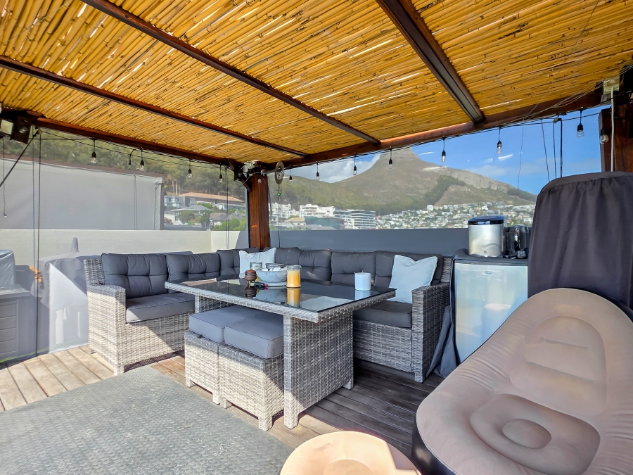 2 Bedroom Property for Sale in Sea Point Western Cape